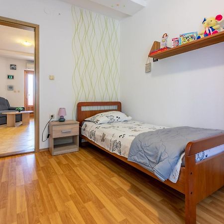 Apartments Armando Fazana Bilik gambar