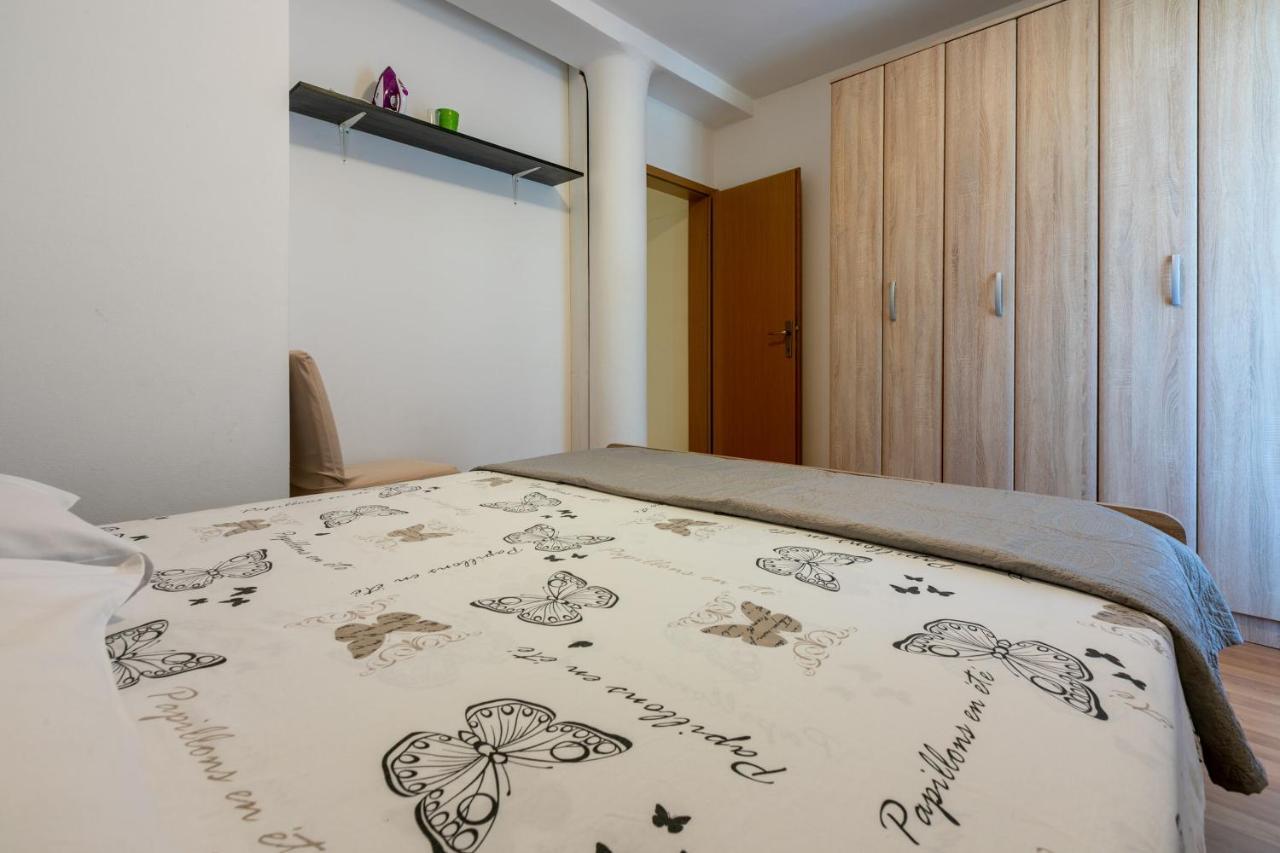 Apartments Armando Fazana Luaran gambar