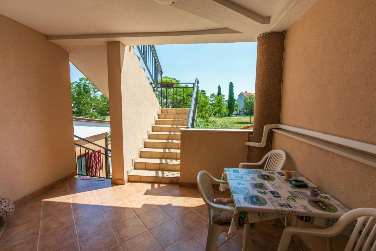 Apartments Armando Fazana Luaran gambar