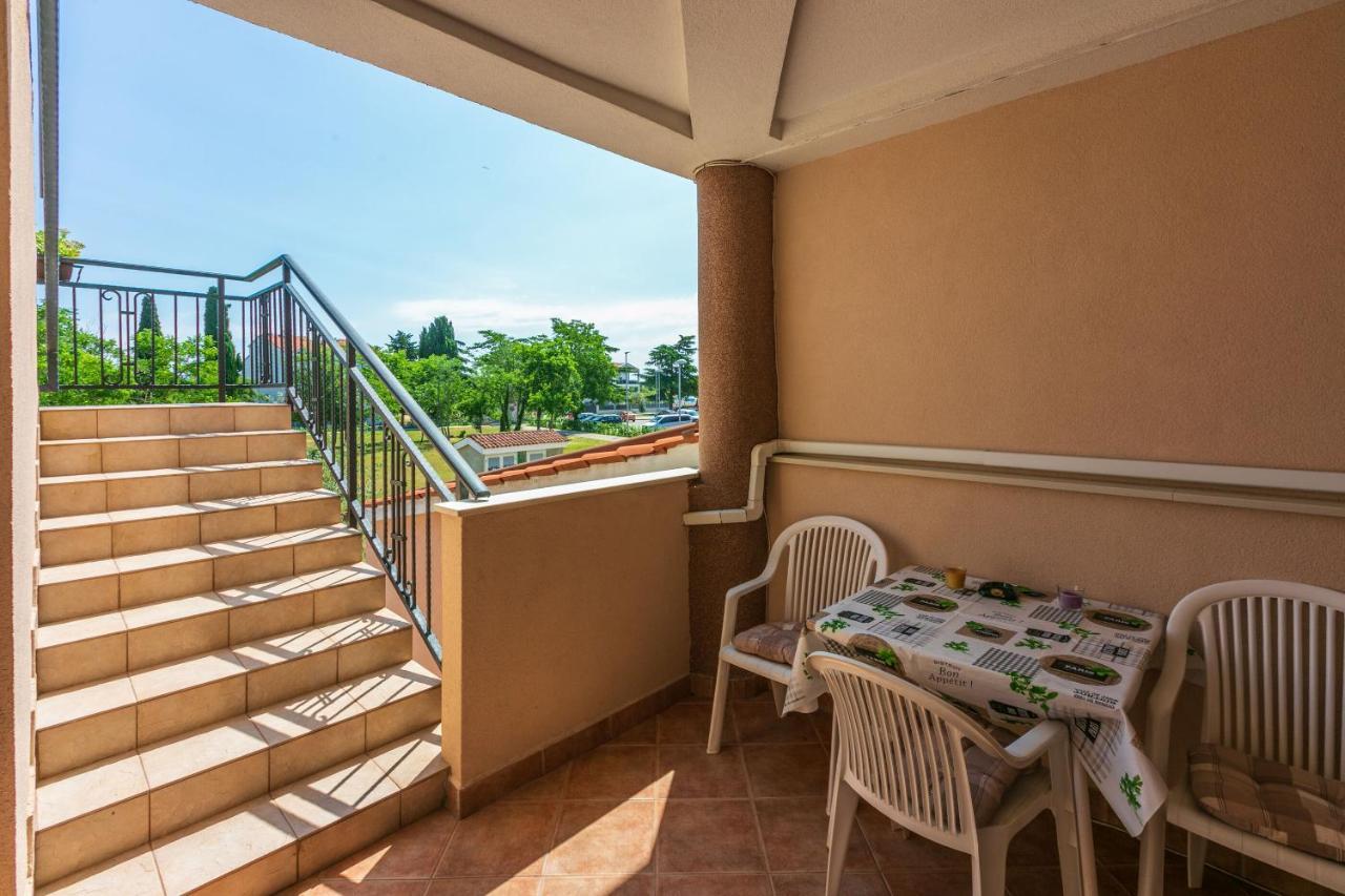 Apartments Armando Fazana Luaran gambar