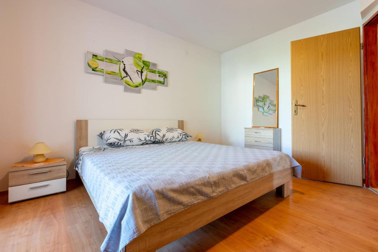 Apartments Armando Fazana Luaran gambar