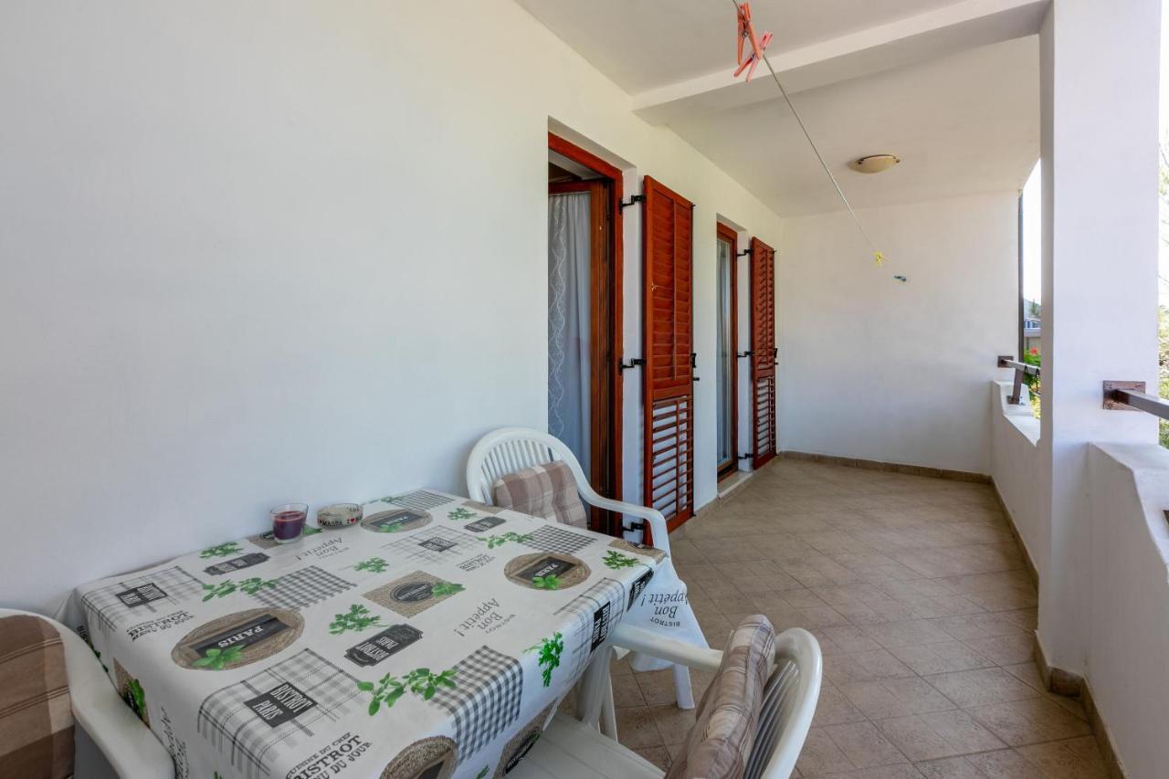 Apartments Armando Fazana Luaran gambar