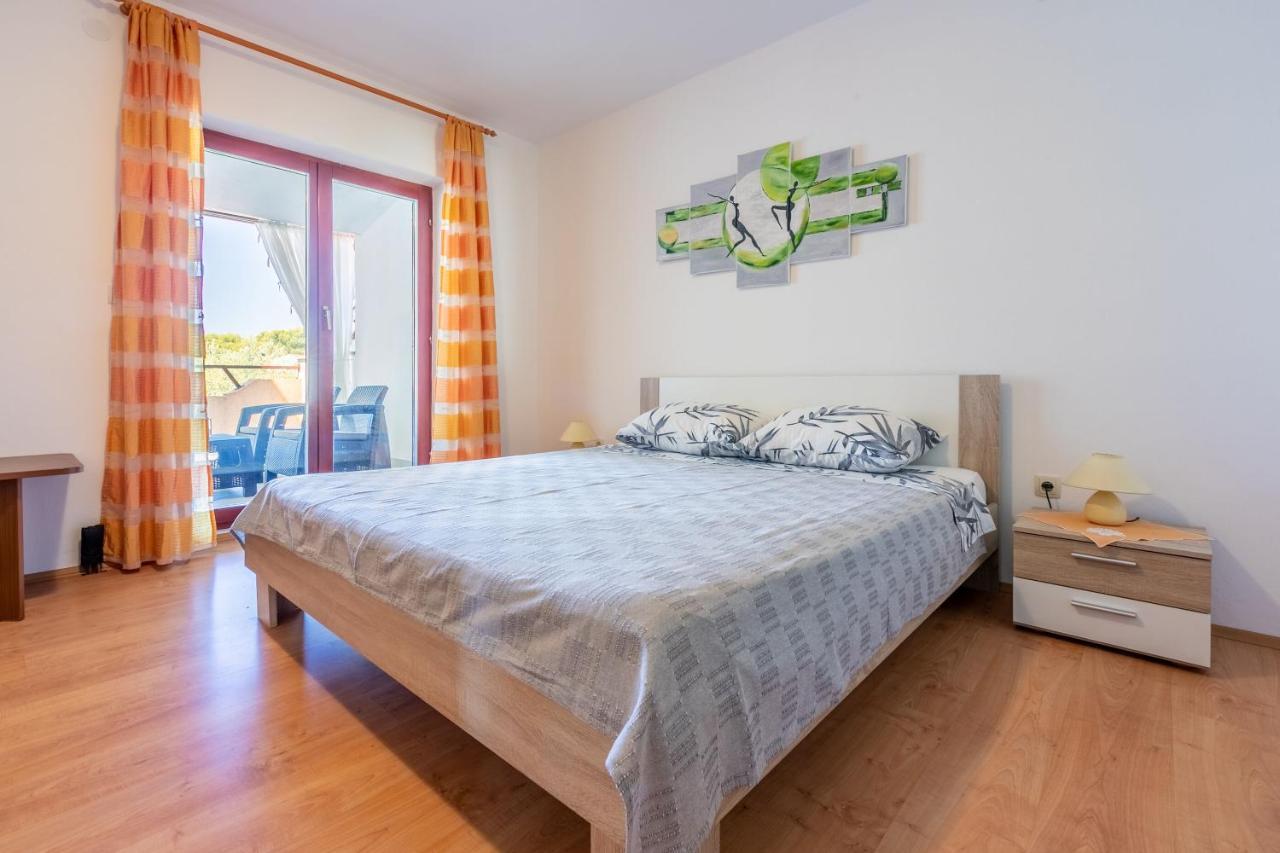 Apartments Armando Fazana Luaran gambar